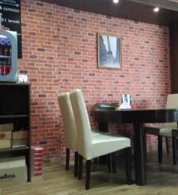 Bor & Bazsalikom Pizzeria, Étterem