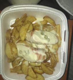 Bor & Bazsalikom Pizzeria, Étterem