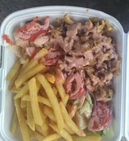 Bor & Bazsalikom Pizzeria, Étterem