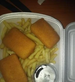 Bor & Bazsalikom Pizzeria, Étterem