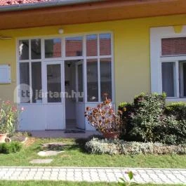 Kert Panzió, Sárospatak - Külső kép