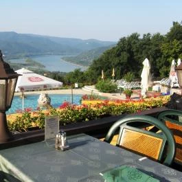 Silvanus Wellness & Konferencia Hotel, Visegrád - Medence/kert