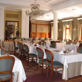 Kastélyhotel Sasvár, Parádsasvár - Vendéglátás