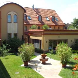 Mesés Shiraz Hotel Egerszalók - Külső kép