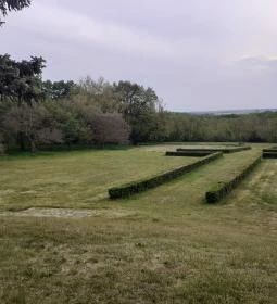 Zichy Kastély - Golgota Főiskola Kastélyszálló