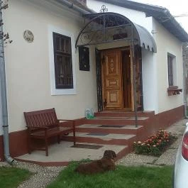 Csinyálóház Velemér - Külső kép