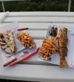 Jóbarátok halsütöde