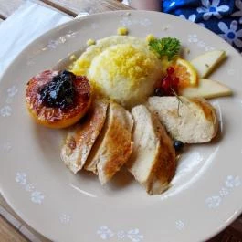 Vígmolnár Csárda, Csopak - Étel/ital