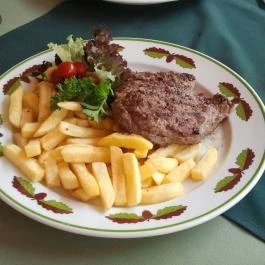 Stüszi Vadász Étterem Szeged - Étel/ital