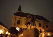 10-es huszárok lovasszobra Székesfehérvár