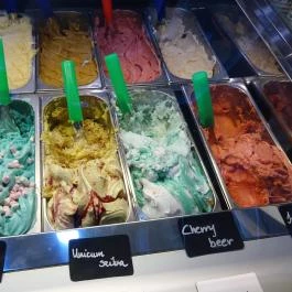 18+ & Less Budapest - Étel/ital