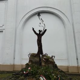 1956-os emlékmű Vác - Egyéb