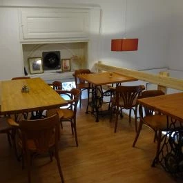 3 Pajamas. Breakfast Club Budapest - Belső