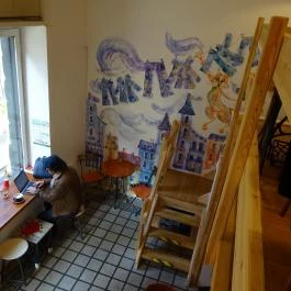 3 Pajamas. Breakfast Club Budapest - Belső