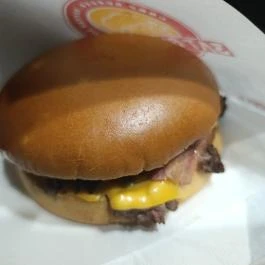 3AT Burger Budapest - Étel/ital