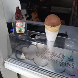 4 Évszak Fagyizó és Kávézó Budapest - Étel/ital