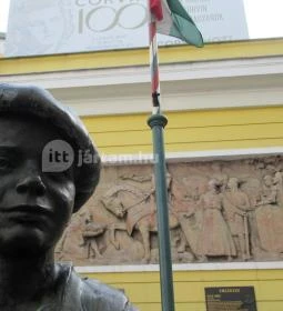 Az 56-os pesti srác emlékműve