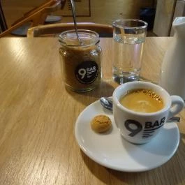 9BAR Budapest - Étel/ital