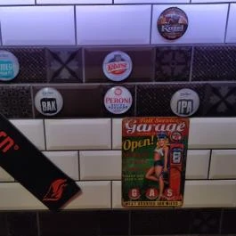 Aaron's Pub Budapest - Belső