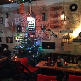 Aaron's Pub Budapest - Belső