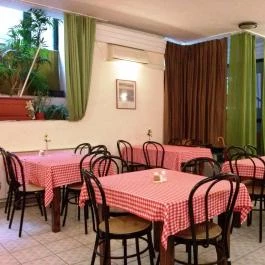 Ádám Kisvendéglő, Budapest - Belső