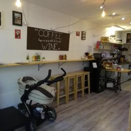 Addicted 2 Caffeine, Budapest - Belső