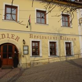 Adler Étterem Budaörs - Külső kép