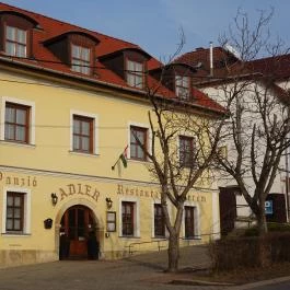 Adler Étterem Budaörs - Külső kép