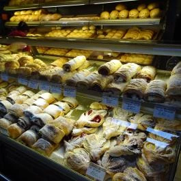 Adrián Pékség - Teleki tér Budapest - Étel/ital