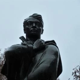 Ady Endre szobra Budapest - Egyéb