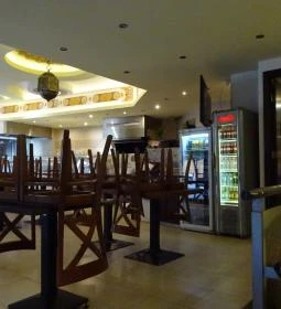 Al-Amir Szír Étterem & Kávézó