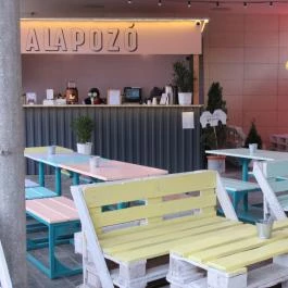 Alapozó Bar Budapest - Belső
