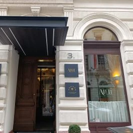 Alelí, Budapest - Külső kép