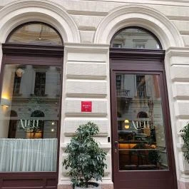 Alelí, Budapest - Külső kép