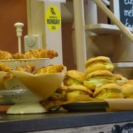 Allday Cafe Budapest - Étel/ital