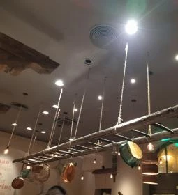 Alma & Körte Étterem