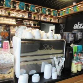 AlzaCafé Budapest - Belső