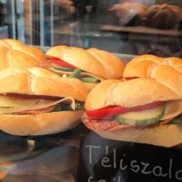 AlzaCafé Budapest - Étel/ital