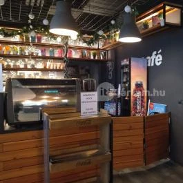 AlzaCafé Budapest - Belső