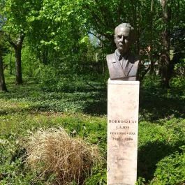 Angolkert, Tata - Egyéb