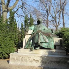 Anonymus szobra Budapest - Egyéb