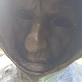 Anonymus szobra Budapest - Egyéb