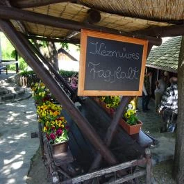 Antaludvar, Hollókő - Külső kép