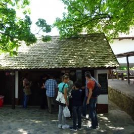 Antaludvar, Hollókő - Külső kép