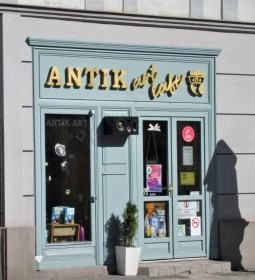 Antik Art Café Antikvárium & Kávézó
