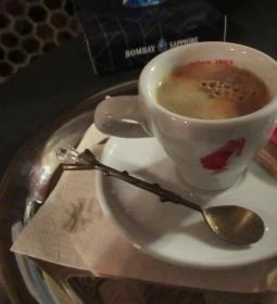 Antik Art Café Antikvárium & Kávézó