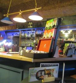 Antik Art Café Antikvárium & Kávézó