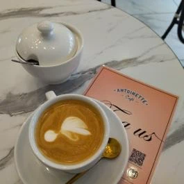 Antoinette Cafe Budapest - Étel/ital