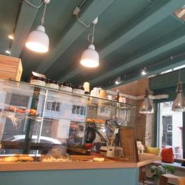 Anton Coffee & Bakery Budapest - Belső