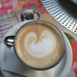 Anyám Szerint, Budapest - Étel/ital